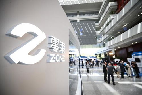 上汽突围 软件汽车 ,品牌焕新 数智内涵